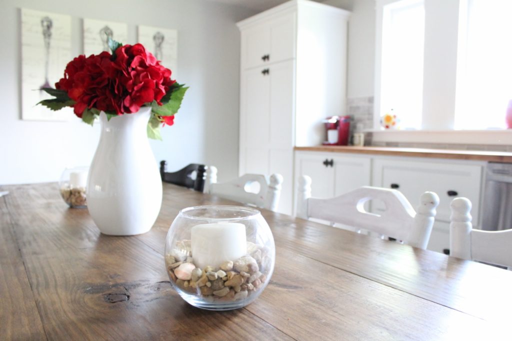 Light and bright farmhouse kitchen