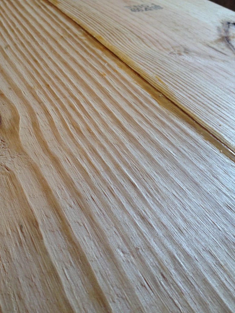 glue on table 2