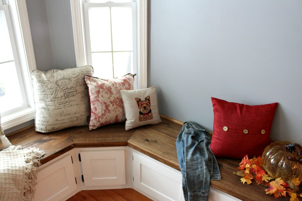 You won't believe the difference these DIY Built Ins had on this breakfast kitchen nook!