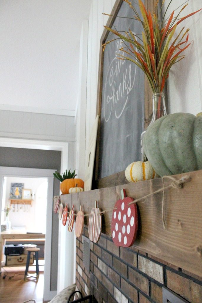 Easy Fall Pumpkin Banner--Woodshop Diaries