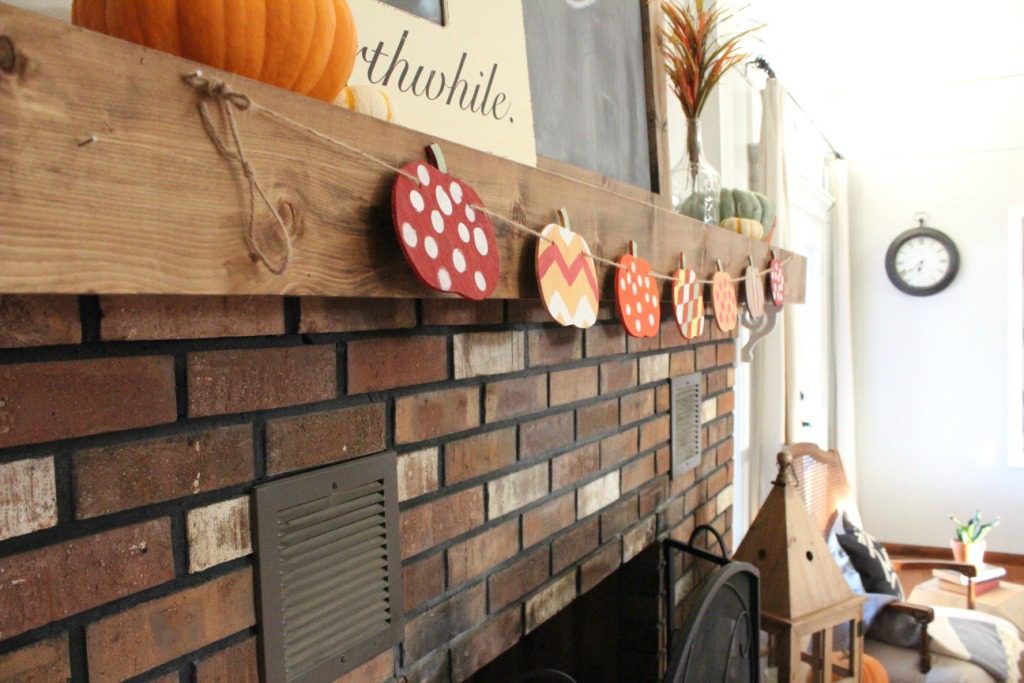 Easy Fall Pumpkin Banner--Woodshop Diaries