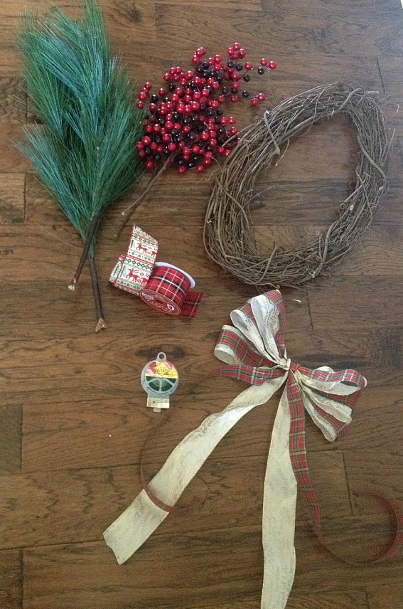 5 minute Christmas wreath that anyone can make!