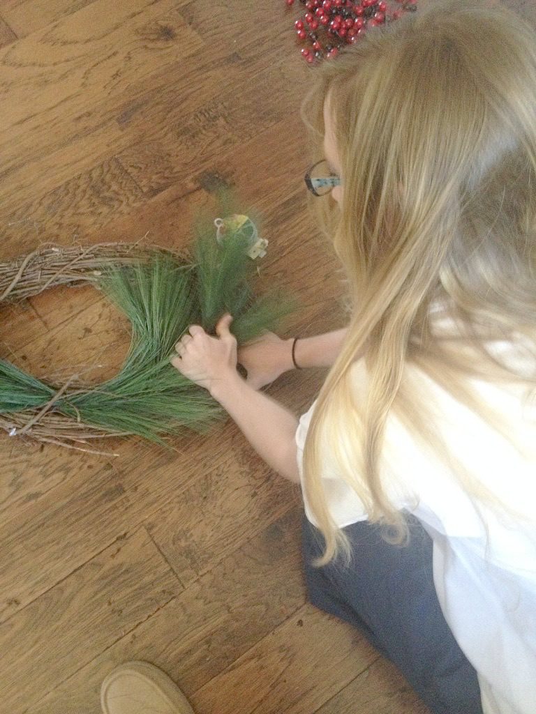 5 minute Christmas Wreath Anyone Can Make!