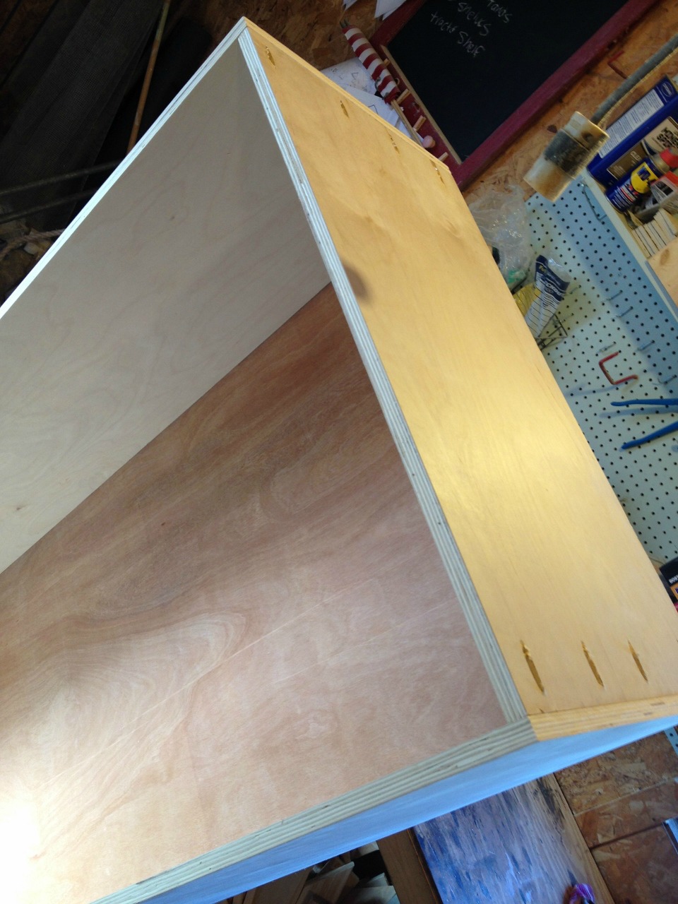 Freestanding bookshelf assembled using pocket holes 