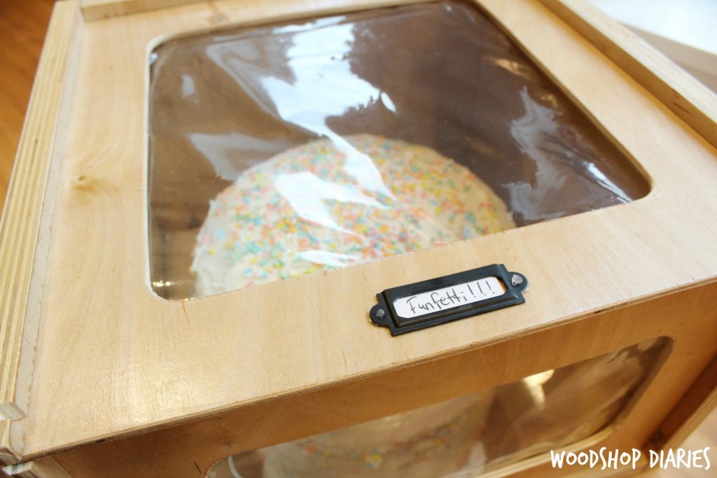 How to build a DIY Wooden Cake Box from Wood Scraps