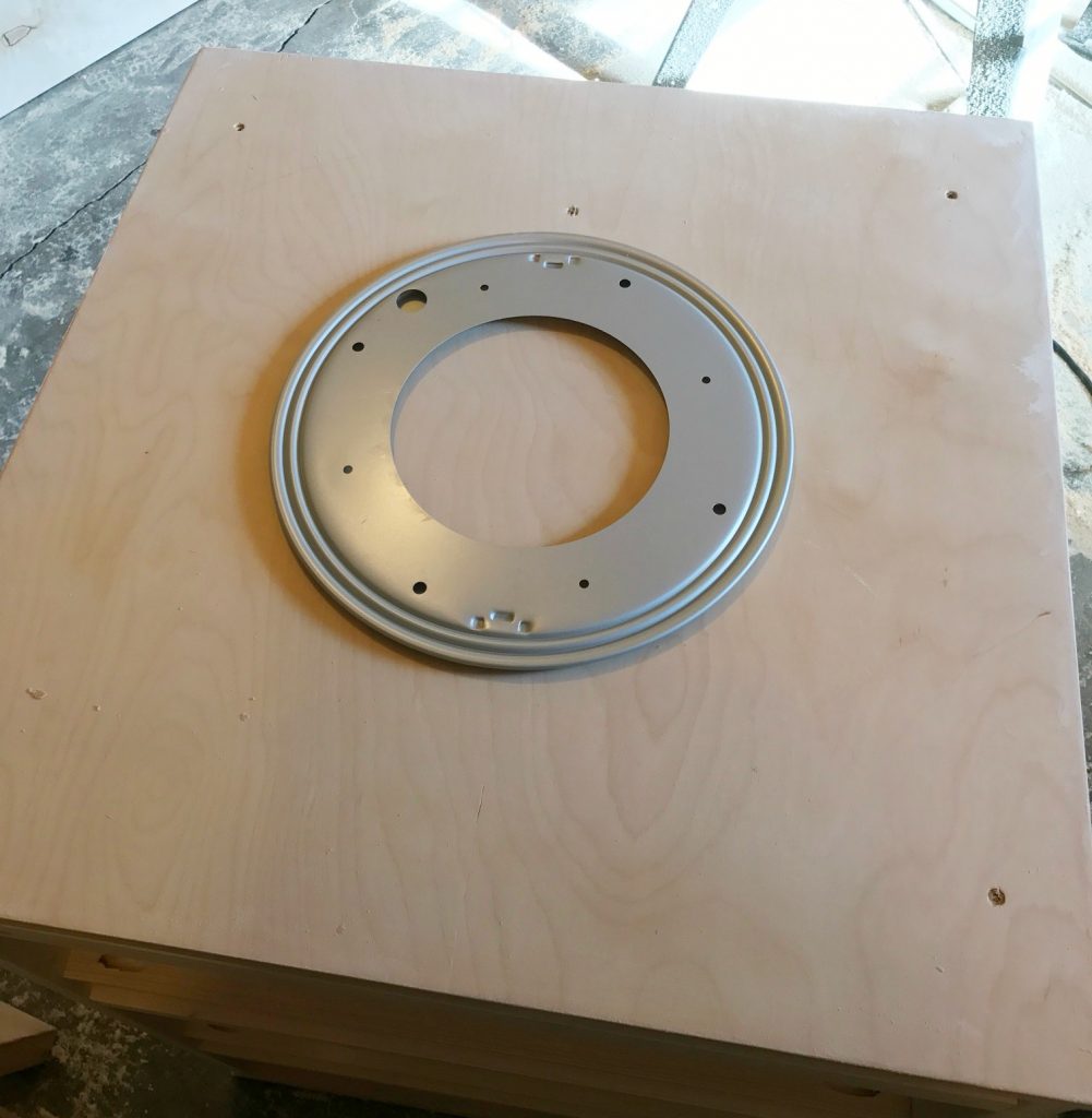 Lazy susan hardware for kid's four sided spinning bookshelf