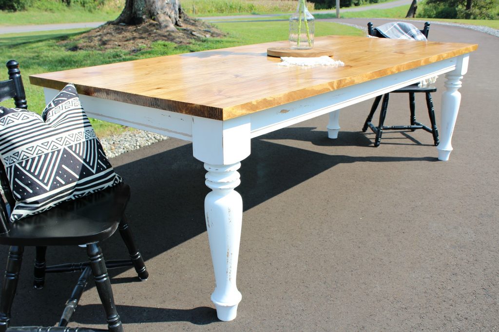 How to build your own DIY Farmhouse dining table--minwax early american top and white distressed base with chunky turned legs