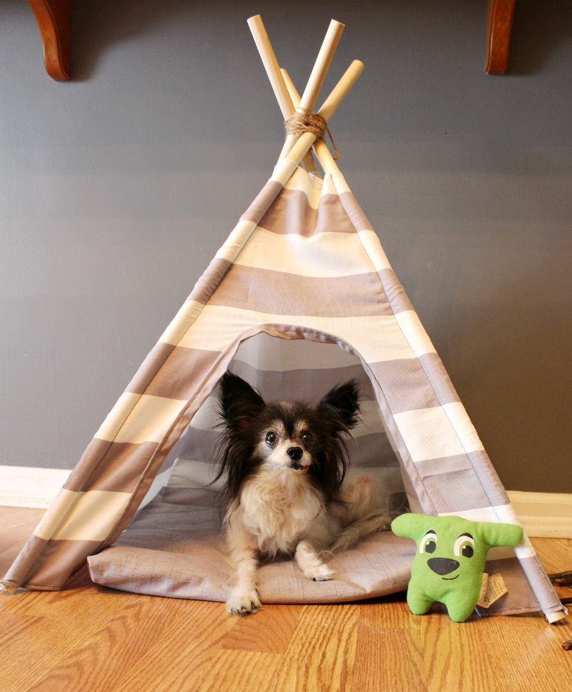 How to sew a super easy DIY dog tent with pillow and striped fabric!