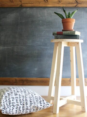 How to make a super simple DIY bar stool--free building tutorial!