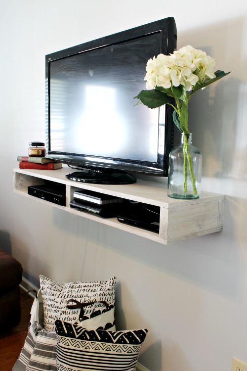 Free Building plans to make this super easy DIY Floating TV Shelf that could also be used an a simple floating bedside table or as an entryway table