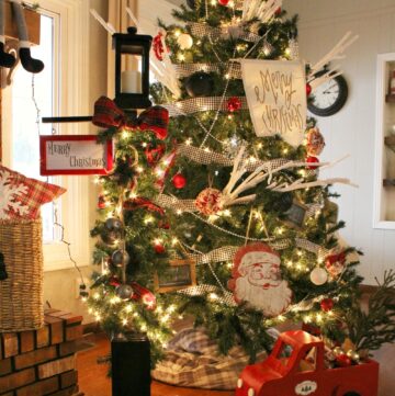 How to Build a DIY Christmas Lantern Posts from Scrap Wood and Old Spindles--Easy Christmas Craft