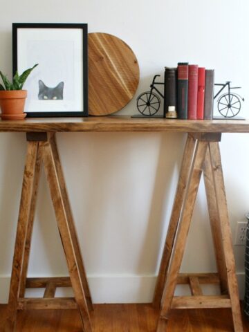 How to build a simple DIY sawhorse console table