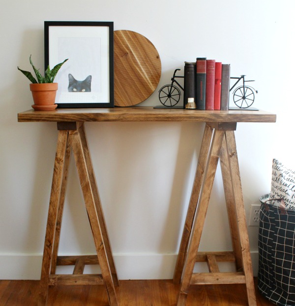 How to build a simple DIY sawhorse console table