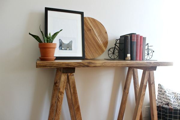 DIY Console Table--Simple Modern Farmhouse Style sawhorse table