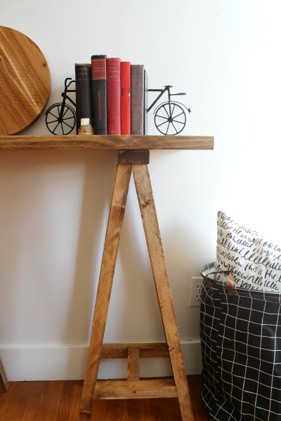 How to build a modern style sawhorse console table