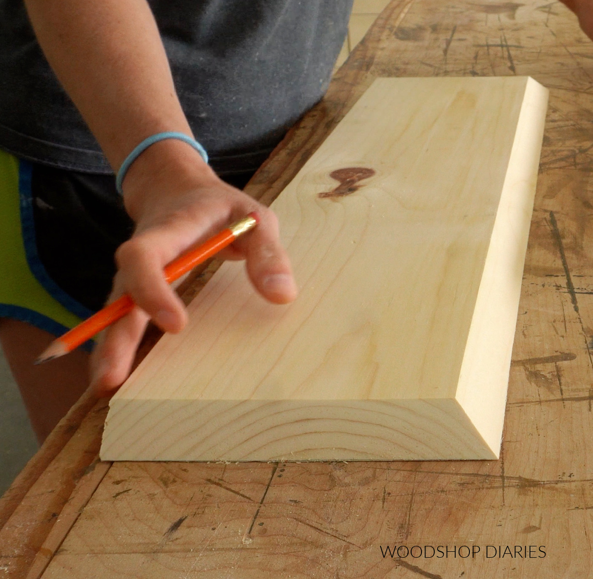 beveled edges on top and bottom floating shelf pieces