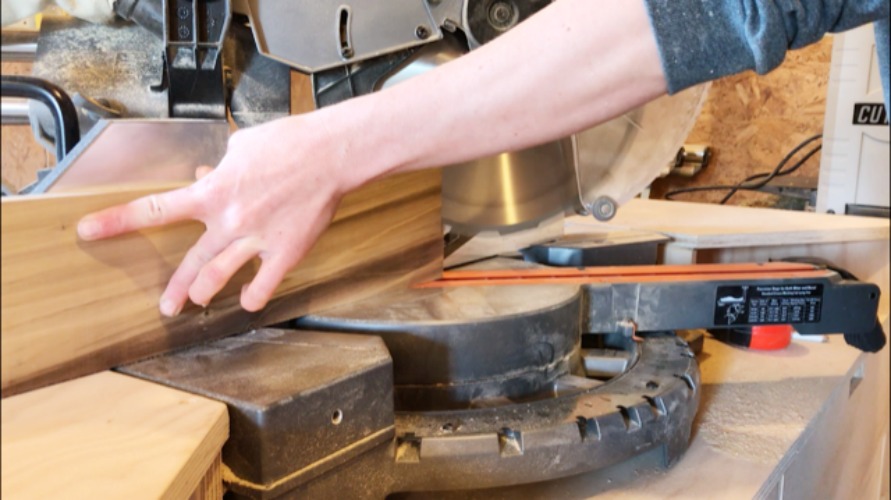 cutting mitered ends on poplar boards