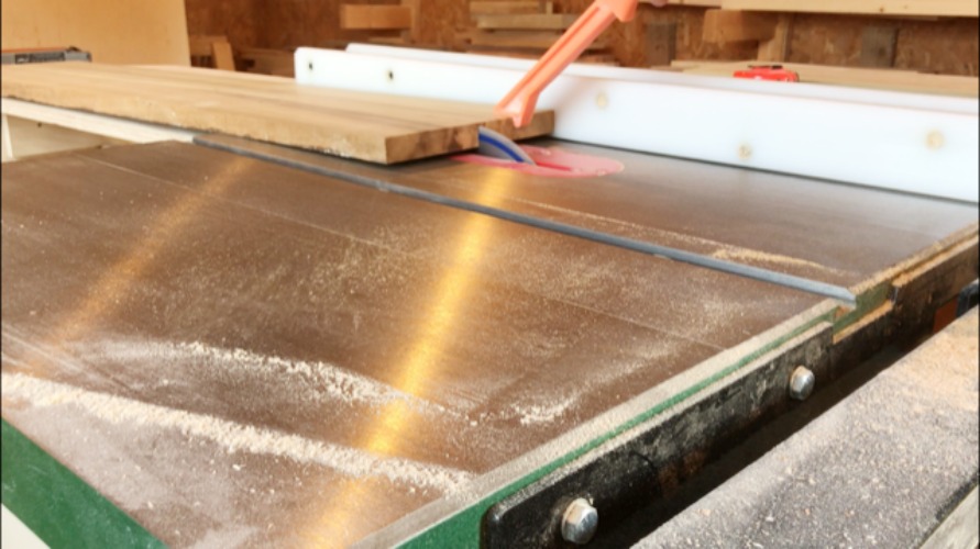 Rip boards to size on table saw for DIY keepsake box