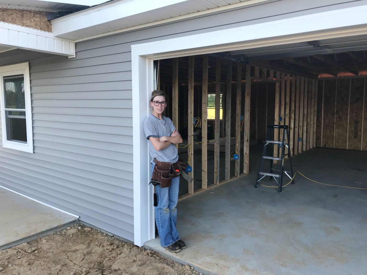 Shara Building garage apartment