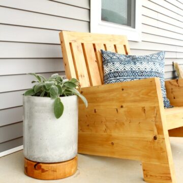 How to make your own DIY concrete planter pot with wooden base