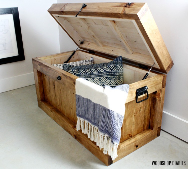 DIY hope chest toy box--great christmas gift idea for kids