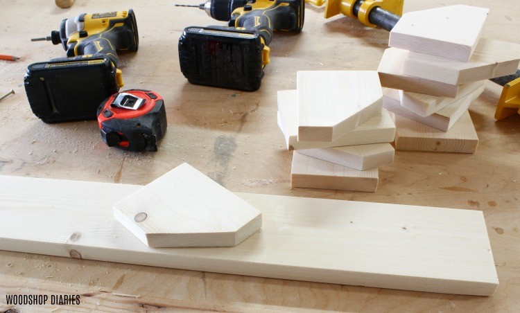 Flip-up Pipe-Clamp Supports Woodworking Plan