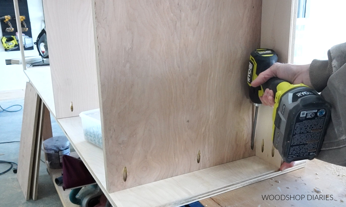 Assembling DIY custom closet cabinet built in using pocket holes and screws