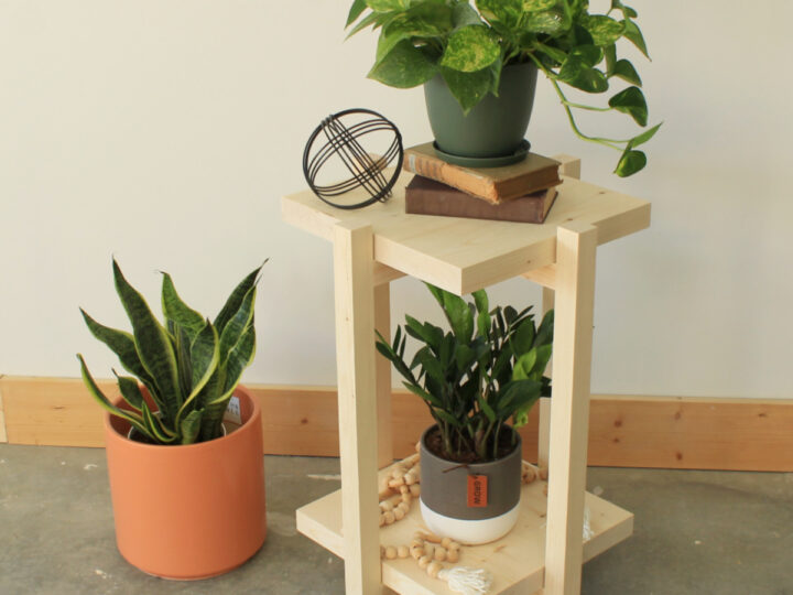 DIY Plant Stand End Table {with plans!}