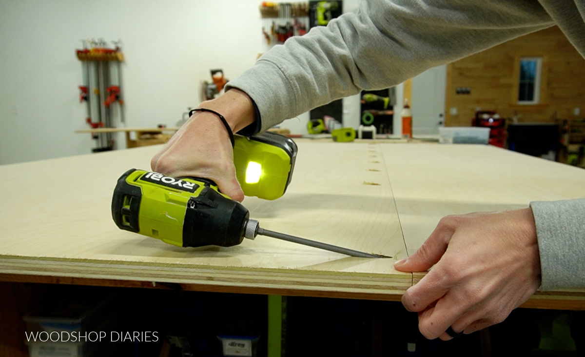 Assembling large plywood panel with pocket holes and screws