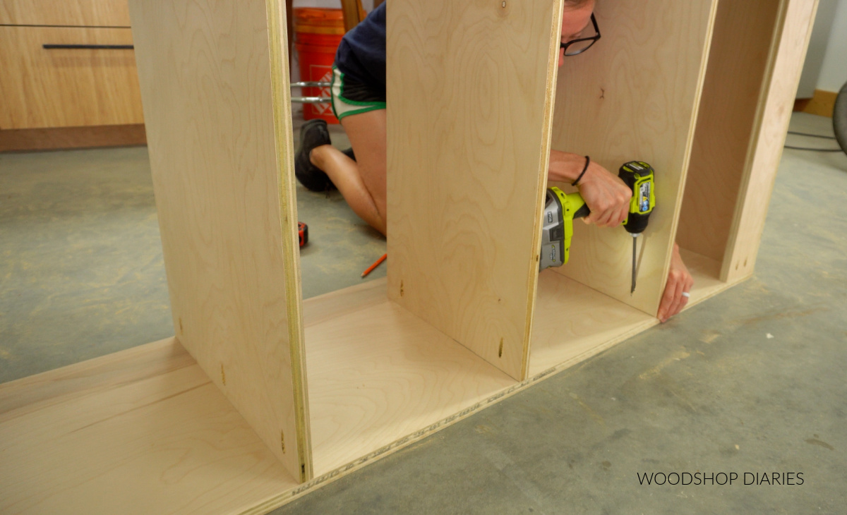 Installing stationary closet shelves into cabinet with pocket holes and screws