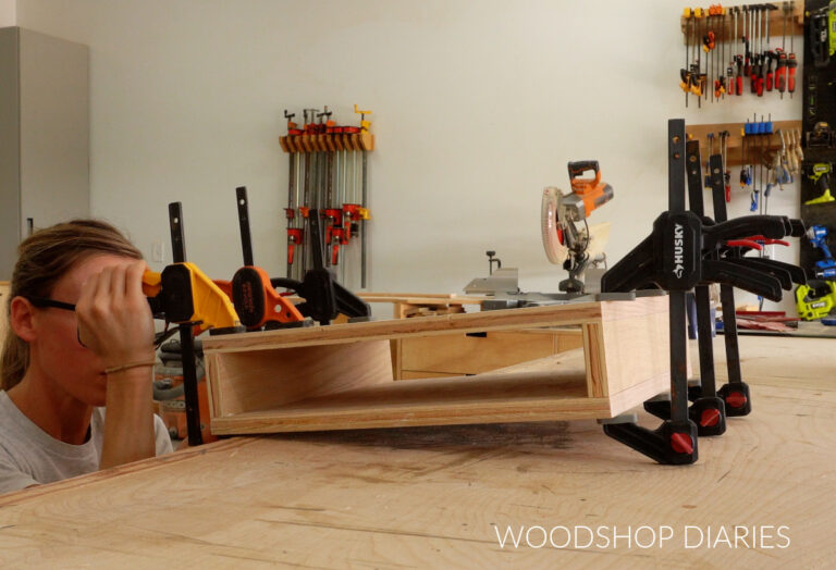 How to Build a Chunky Modern Bench | with printable plans!