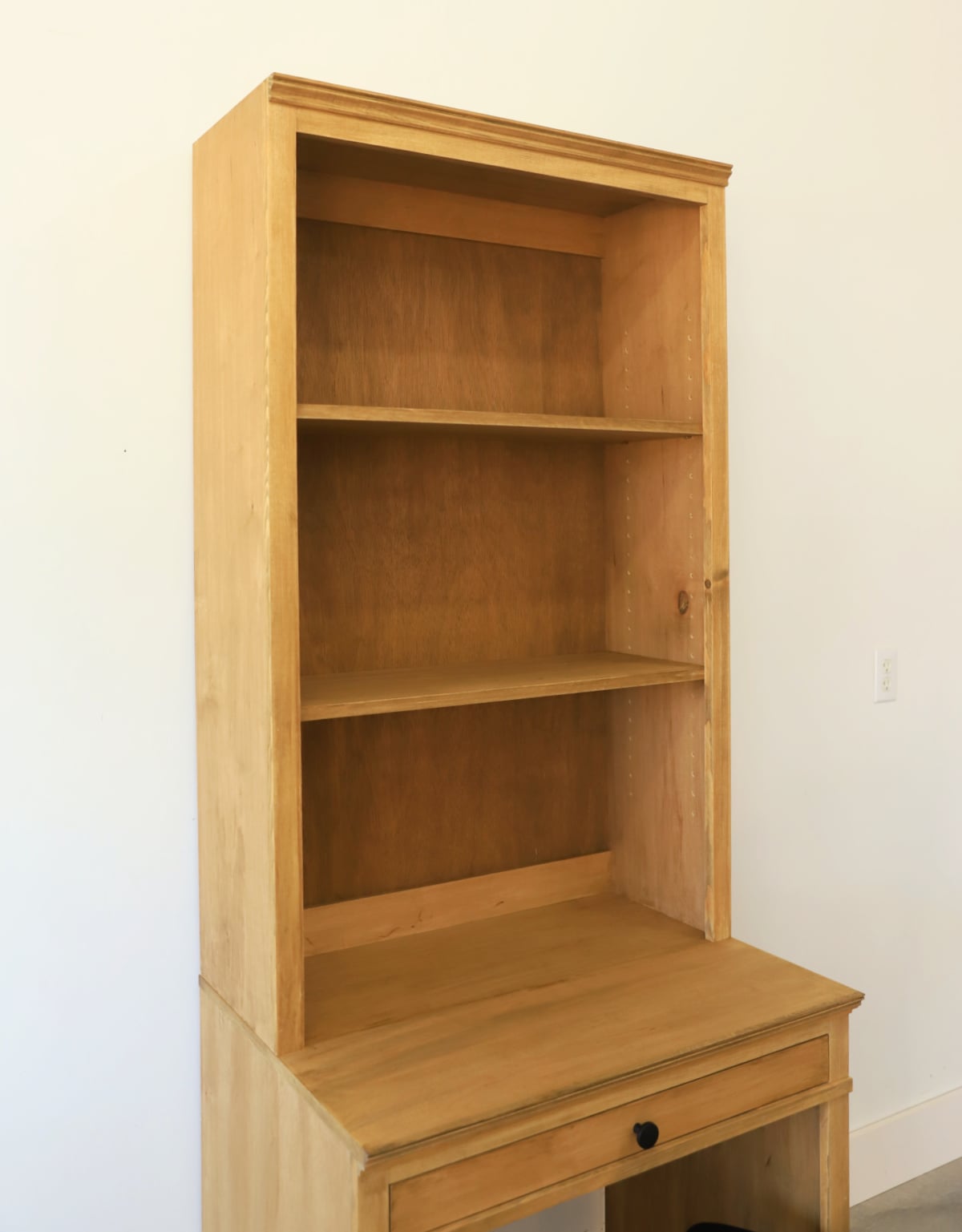 Completed DIY upper hutch cabinet for modular built in system with shelving